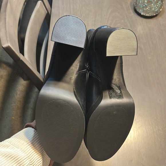 Black H&M ankle boots - Picture 2 of 3